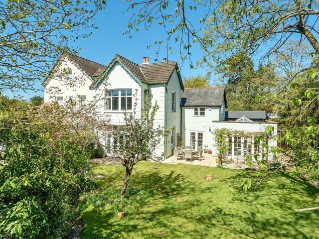 House for sale in Fole, Surrey