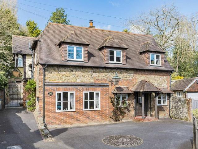 House for sale in The Butts, Kent