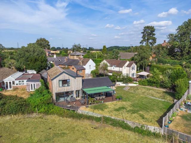 House for sale in Burcott, Buckinghamshire