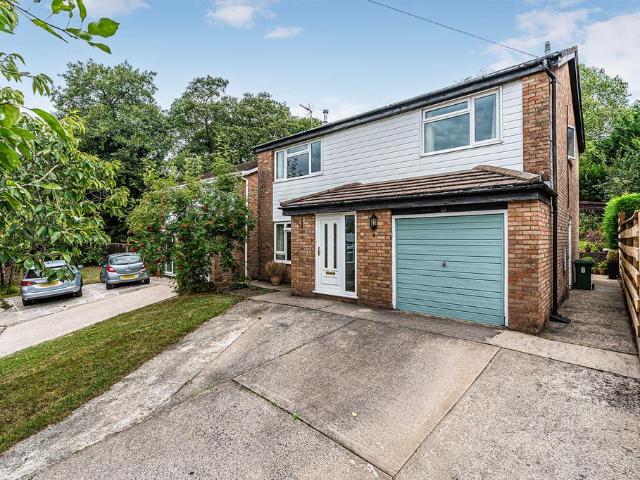 House for sale in Llantwit Fardre, Rhydyfelin