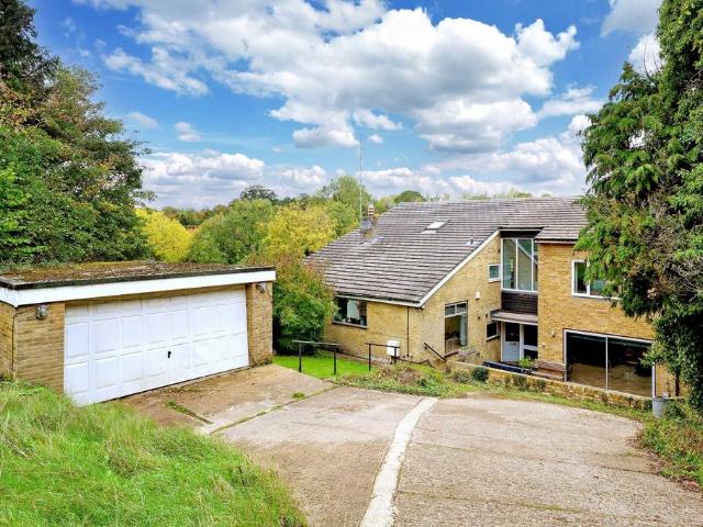 House for sale in Beaconsfield, Forty Green