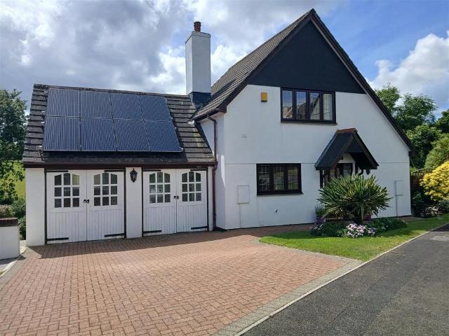 House for sale in Saltash, Cornwall