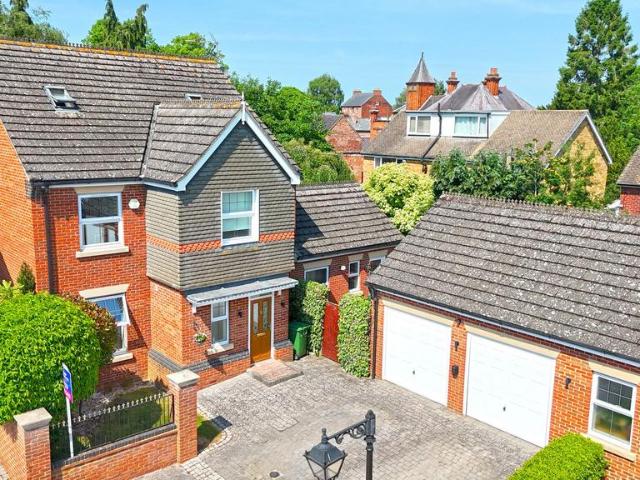House for sale in Stanford On Avon, Leicestershire