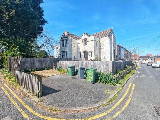 House for sale in Birkenhead, Wirral
