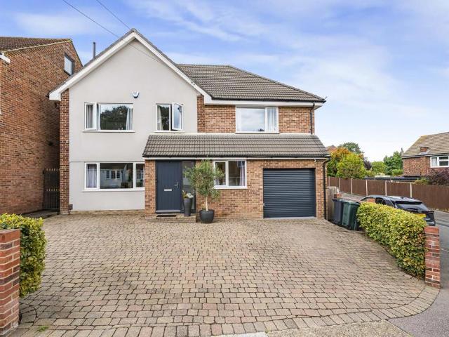 House for sale in Maypole, Dartford