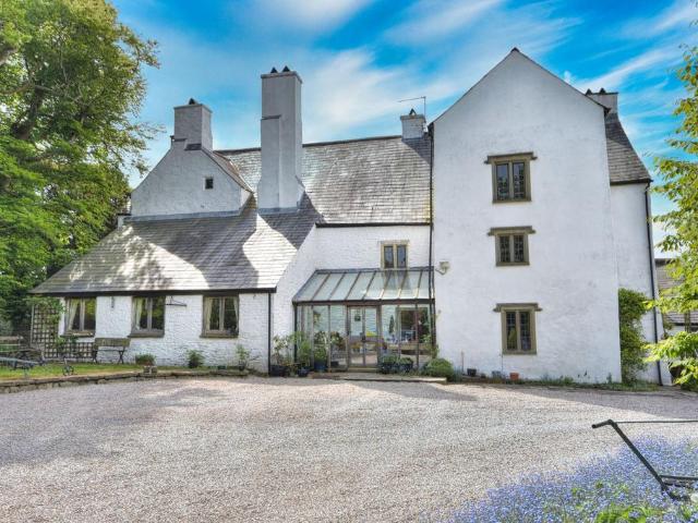 House for sale in Llanbethery, Wales