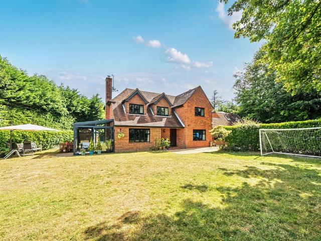House for sale in Fole, Surrey