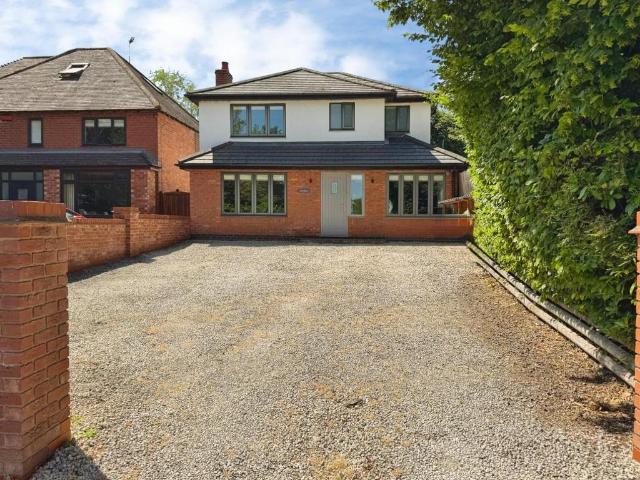 House for sale in Green Close, Warwickshire