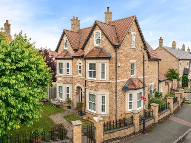 House for sale in Fairfield Park, Bedfordshire