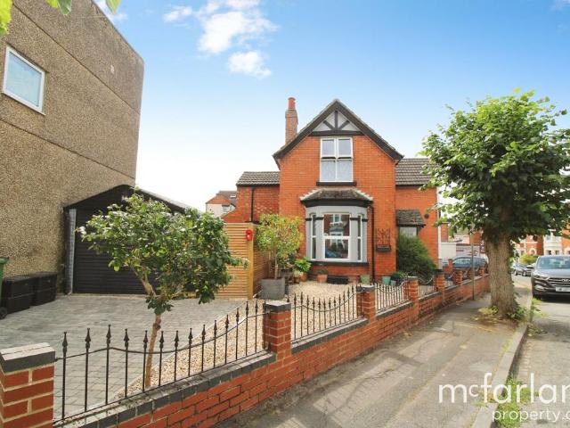House for sale in Rodbourne, Swindon