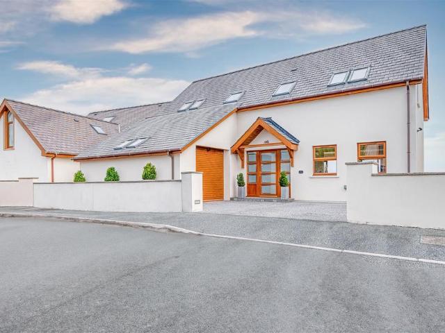 House for sale in Pembroke Dock, Wales