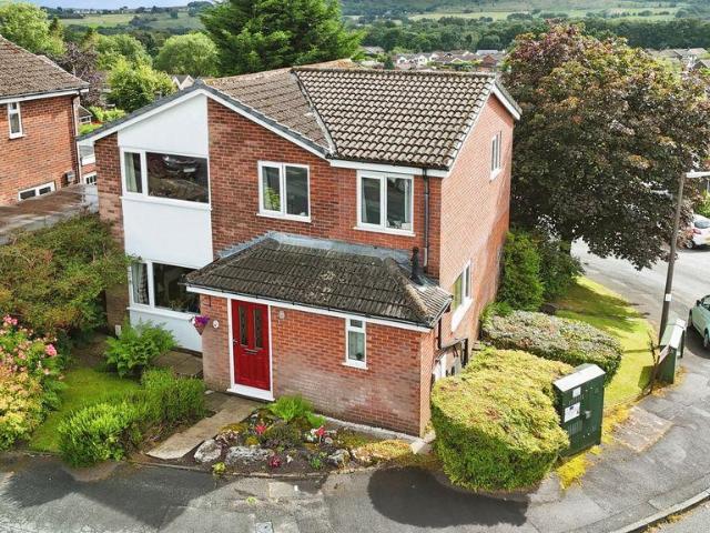 House for sale in Dimple, Lee Bank