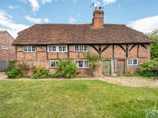 House for sale in Pachesham Park, Surrey
