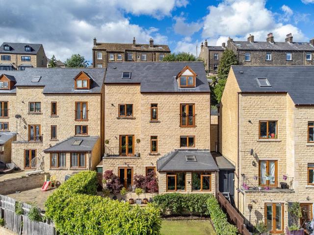 House for sale in Warley Town, West Yorkshire