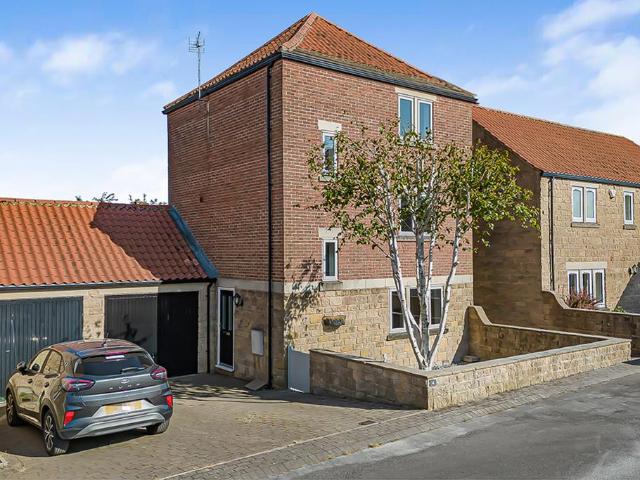 House for sale in Laughton-en-le-Morthen, Dinnington