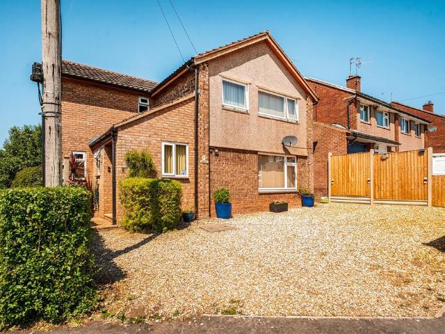 House for sale in Thurloxton, Somerset
