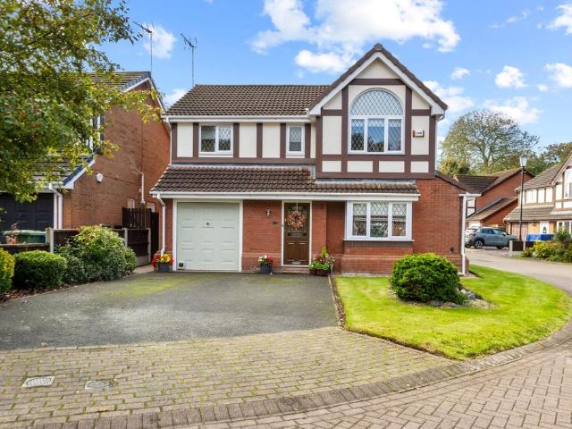 House for sale in Manor Park, Runcorn
