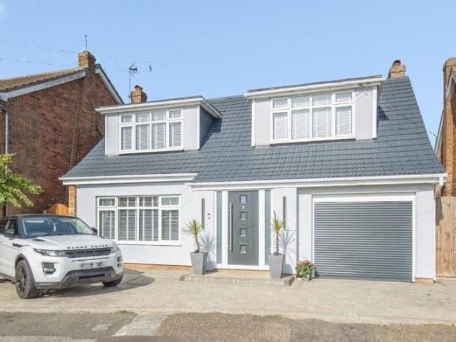 House for sale in Dale Hill, Essex