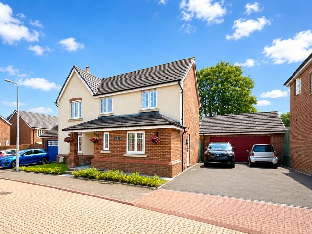 House for sale in Robertstown, Trecynon