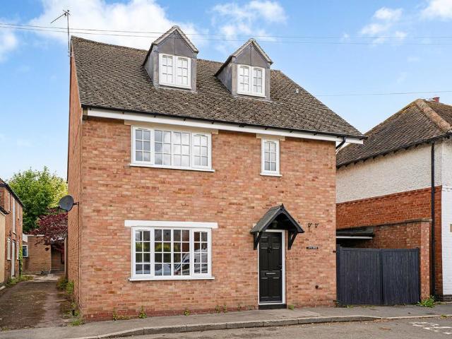 House for sale in Alderminster, Warwickshire
