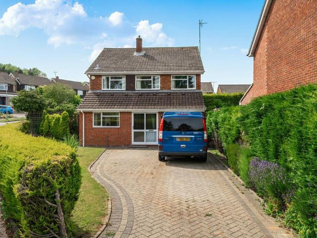 House for sale in Stipers Hill, Dunstable