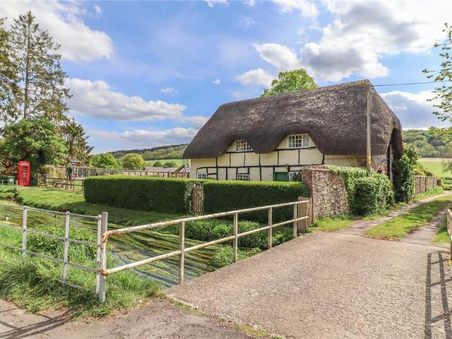 House for sale in Barton Stacey, Hampshire