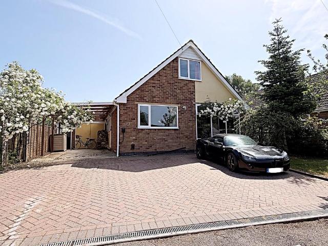 House for sale in Green Close, Warwickshire