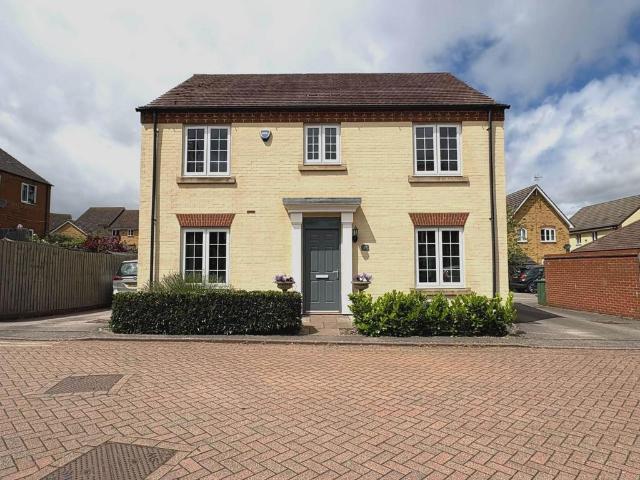 House for sale in Leighton-Linslade, Leighton Buzzard