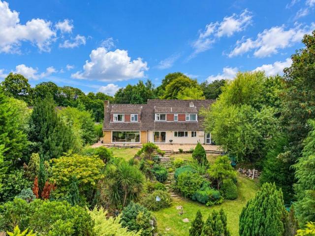 House for sale in Hedge End, Helford