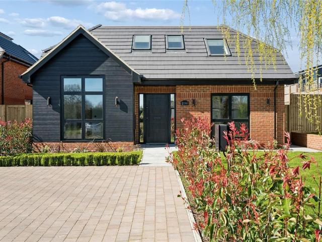 House for sale in Hogpits Bottom, Pouchen End