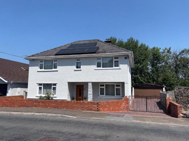 House for sale in Cwmamman, Garnant