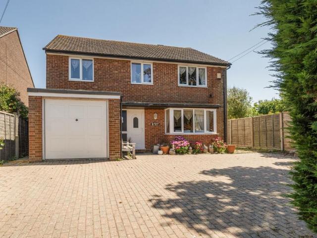 House for sale in Littlecote, West Sussex