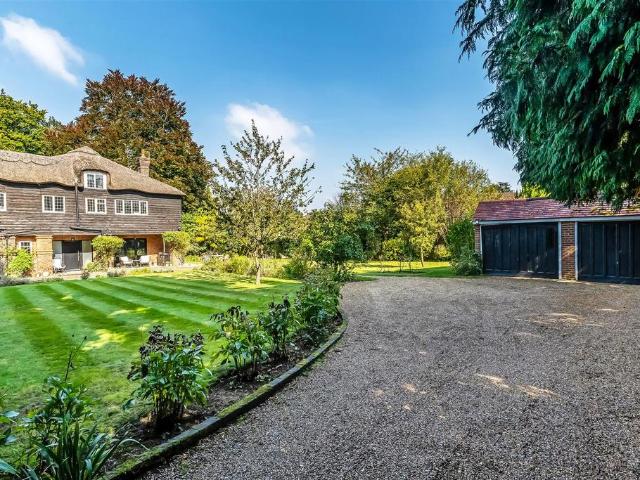 House for sale in Pachesham Park, Surrey