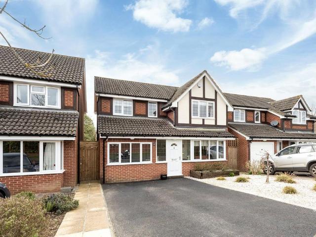 House for sale in West End, Heol-las