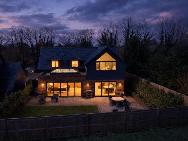 House for sale in Perryfields, West Sussex