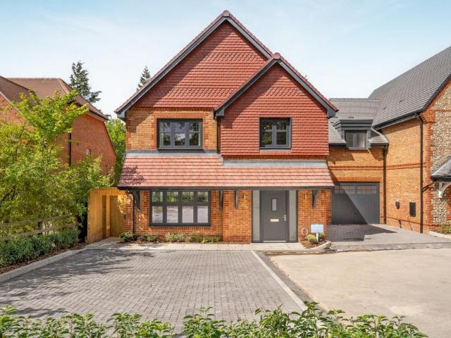 House for sale in Chepping Wycombe, Tylers Green