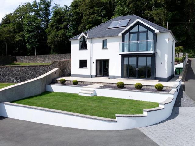 House for sale in Llansteffan