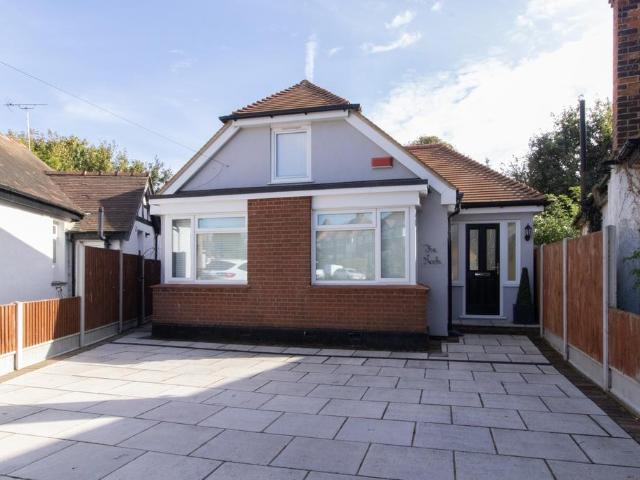 House for sale in Upton, Acol