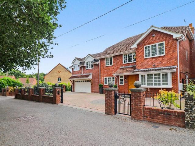 House for sale in Horton Heath, Helford