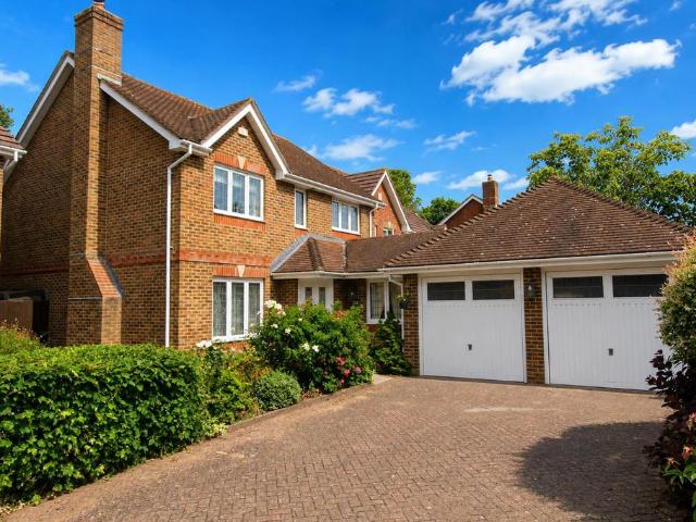 House for sale in Carshalton-on-the-Hill, Greater London