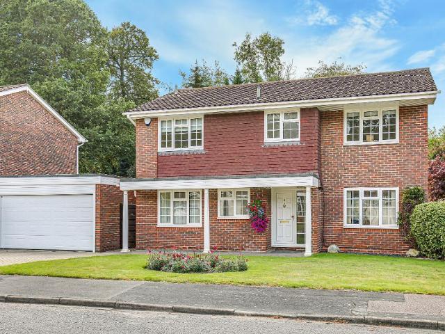 House for sale in London Borough of Croydon, Selsdon