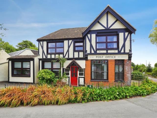 House for sale in West Hougham, Ash