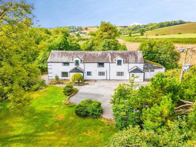 House for sale in Llanbethery, Wales