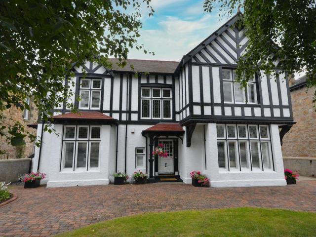 House for sale in Kersiebank, Scotland
