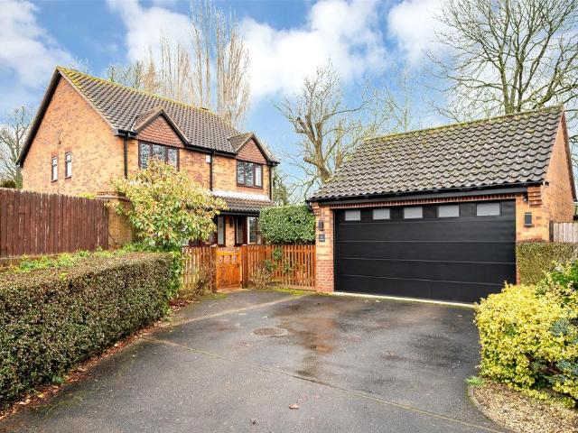 House for sale in Elmfield, Leicestershire