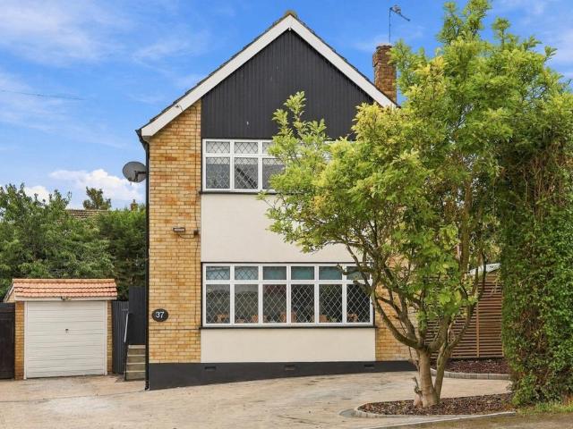 House for sale in Navestock Side, Essex