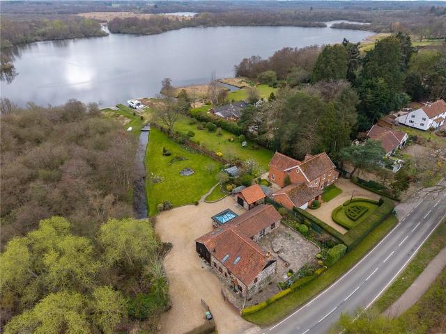 House for sale in Hoveton, Comers