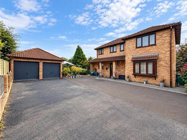House for sale in Pont-y-Clun, Groes-faen