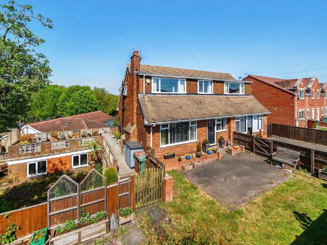 House for sale in Calder Grove, West Yorkshire