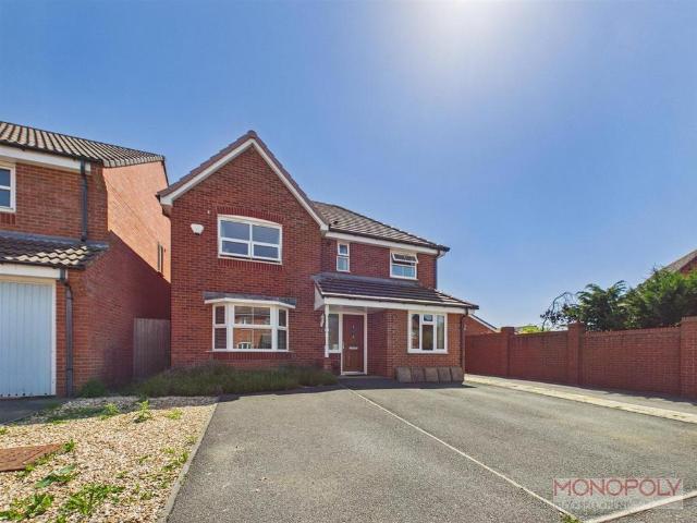 House for sale in Tanyfron, Wales
